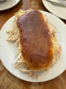 Sanguche (z angielskiego sandwich) to forma kanapki. Kanapki to częsta przekąska w całym Peru.