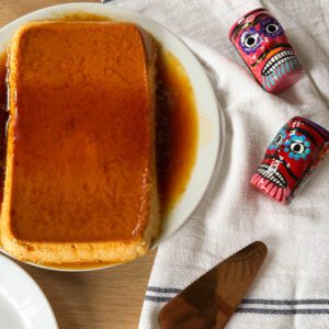 Flan Mexicano - Odkryj przepis na meksykański flan – kremowy deser z karmelowym sosem, idealny na każdą okazję. Prosty, pyszny i pełen smaku!