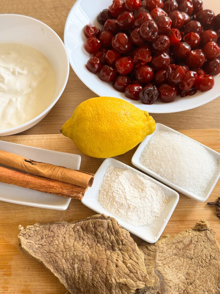 Főtt marha meggymártással – węgierska wołowina z sosem wiśniowym